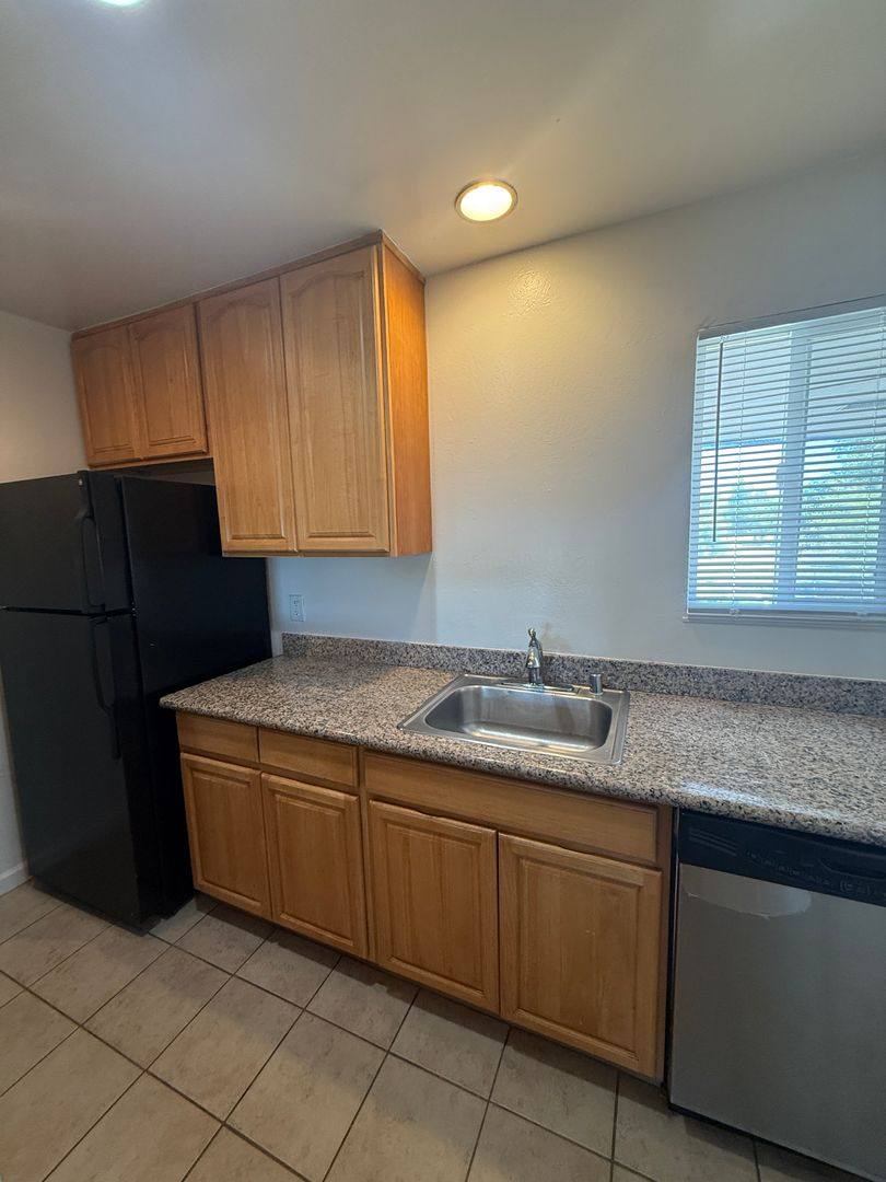Apartment for rent at 409 Taylor St, Fairfield, CA 94533