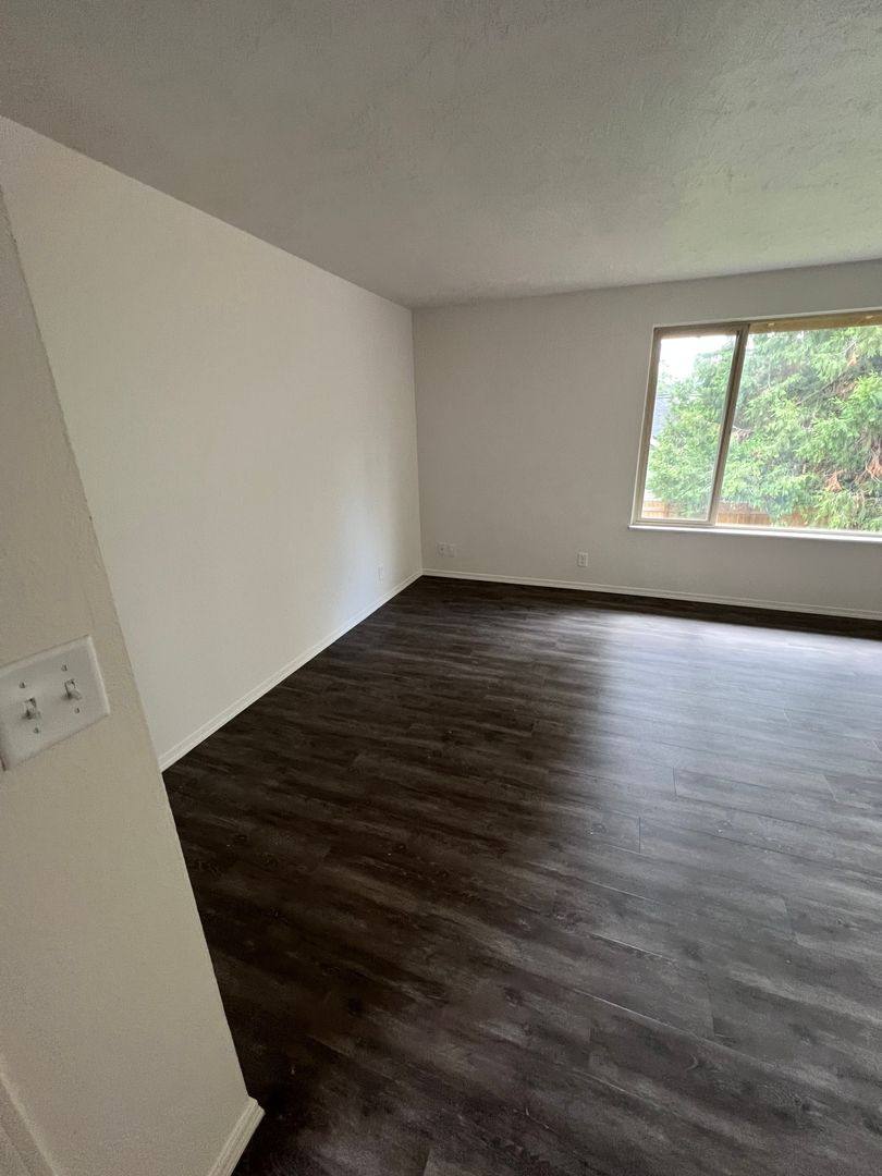 Apartment for rent at 850 W 12th Ave, Eugene, OR 97402