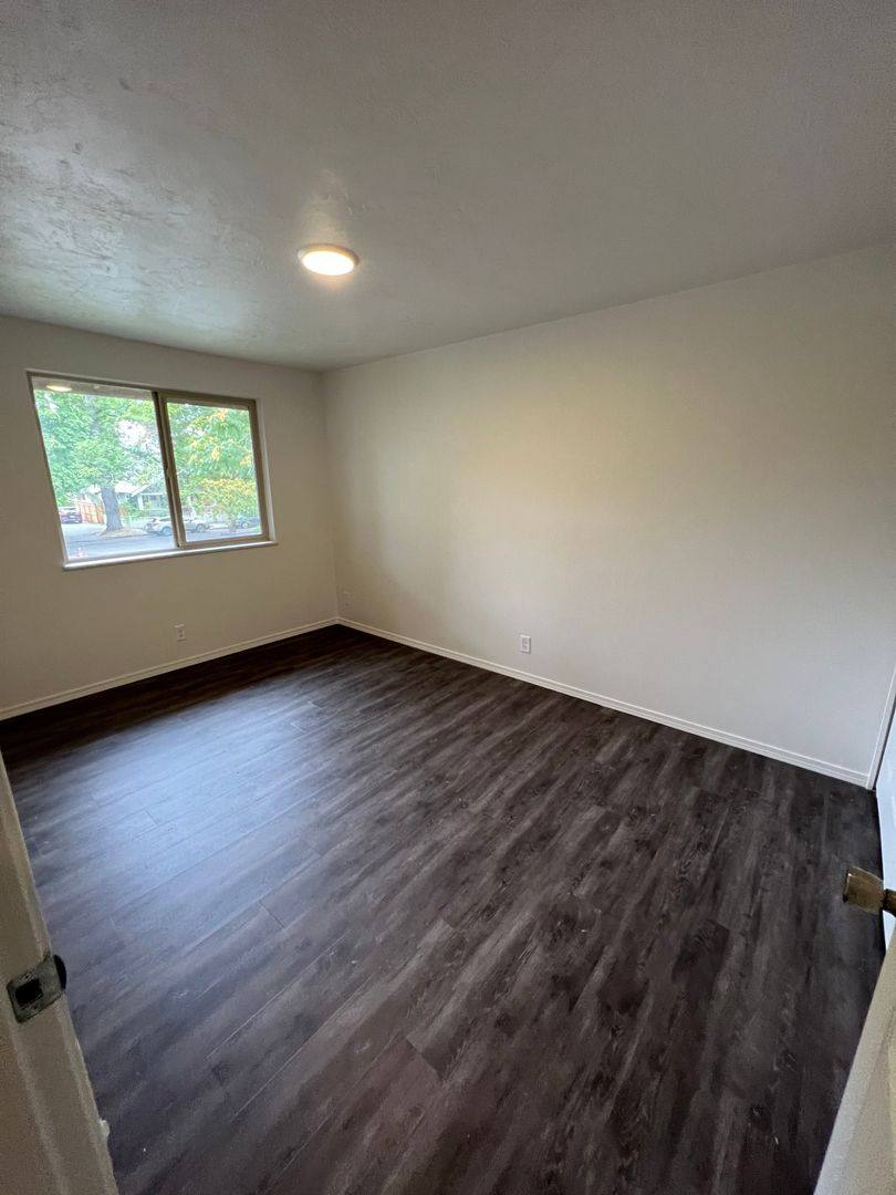 Apartment for rent at 850 W 12th Ave, Eugene, OR 97402