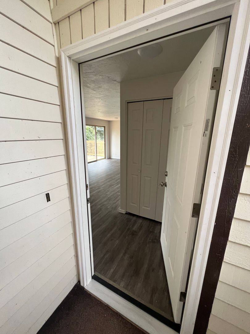 Apartment for rent at 850 W 12th Ave, Eugene, OR 97402