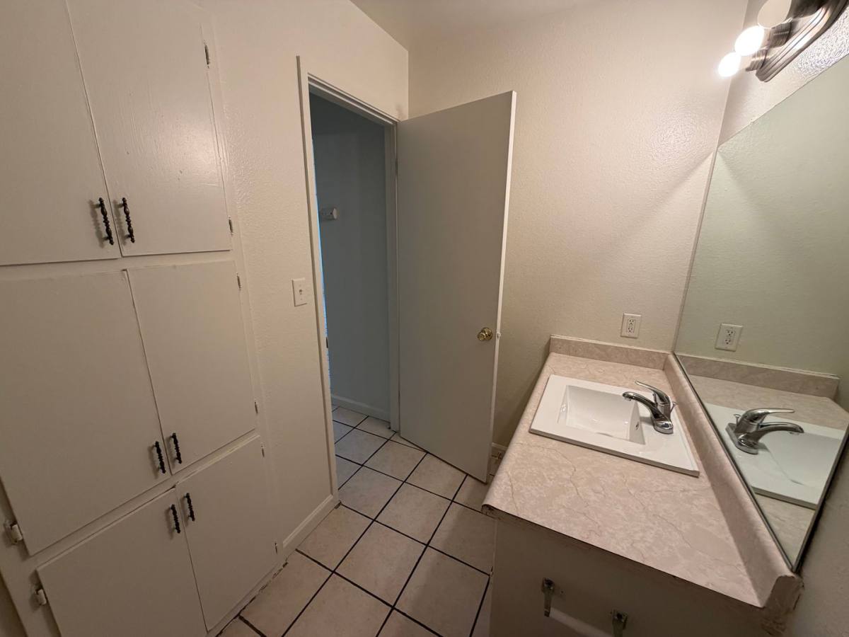 Apartment for rent at 144 - 148 W, Merced, CA 95340