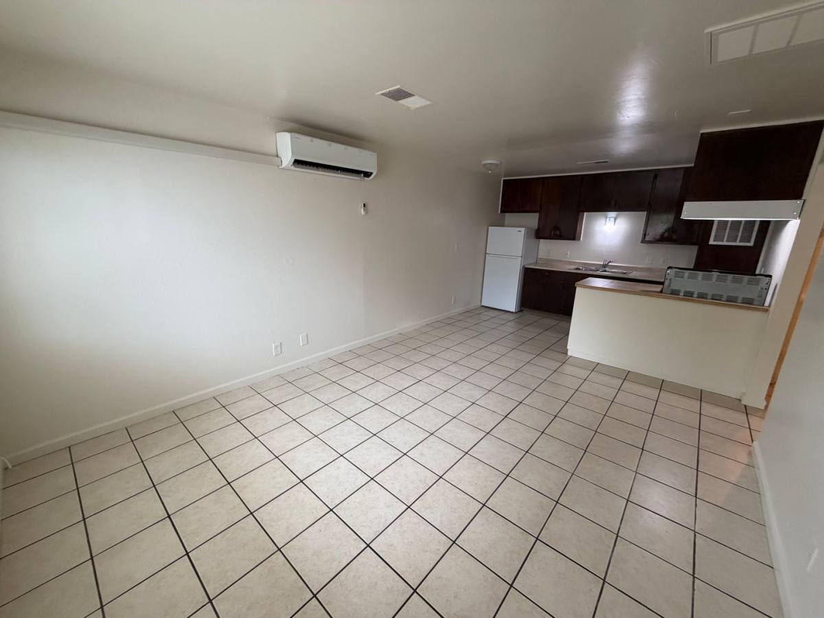 Apartment for rent at 144 - 148 W, Merced, CA 95340