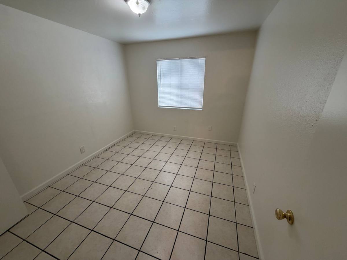 Apartment for rent at 144 - 148 W, Merced, CA 95340