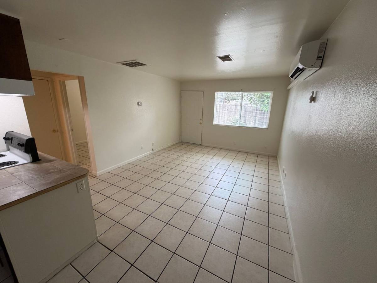 Apartment for rent at 144 - 148 W, Merced, CA 95340