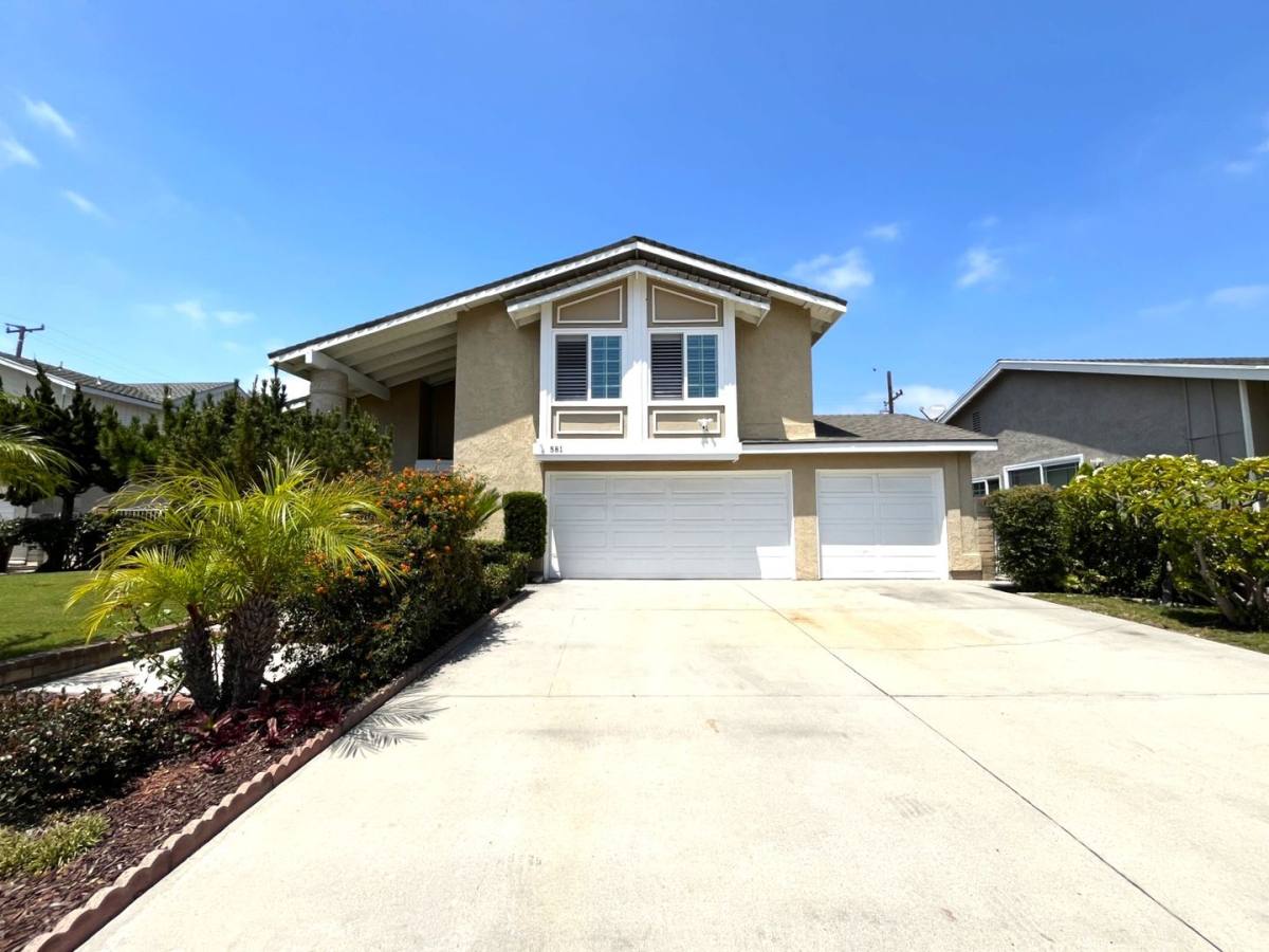 House for rent at 581 S Greenwich St, Anaheim, CA 92804