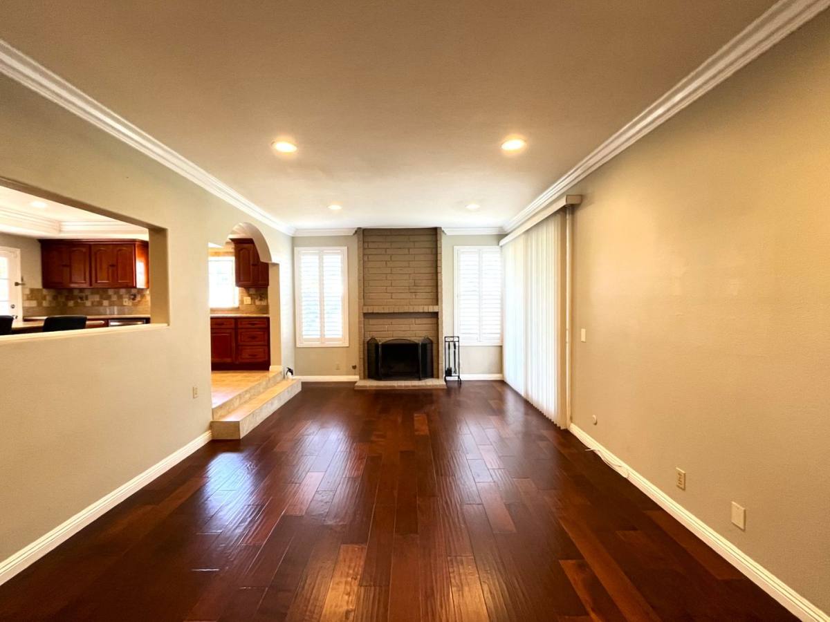 House for rent at 581 S Greenwich St, Anaheim, CA 92804