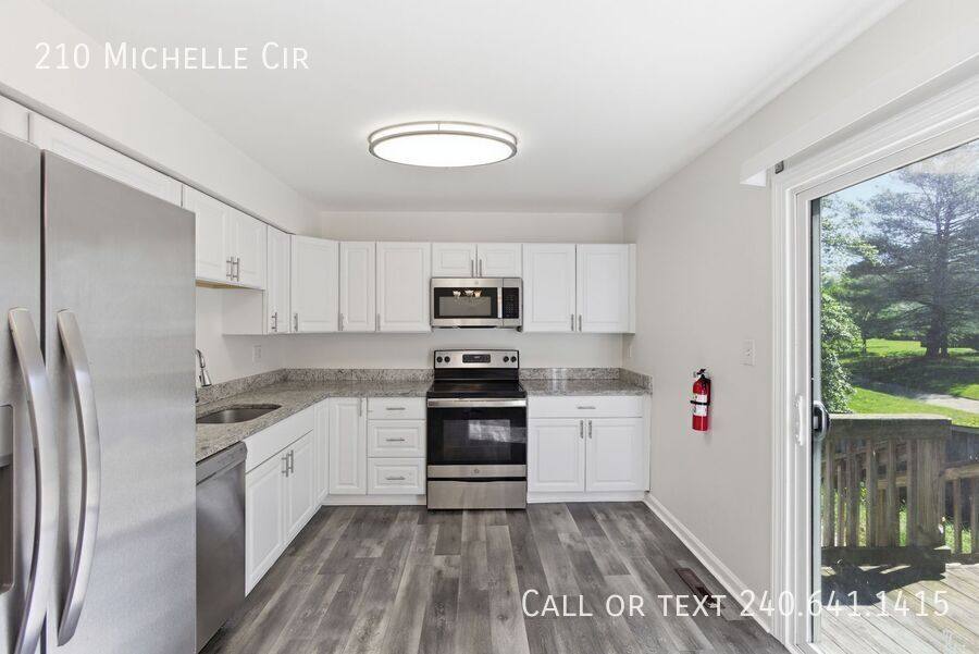 Townhouse for rent at 210 Michelle Circle, Millersville, MD 21108
