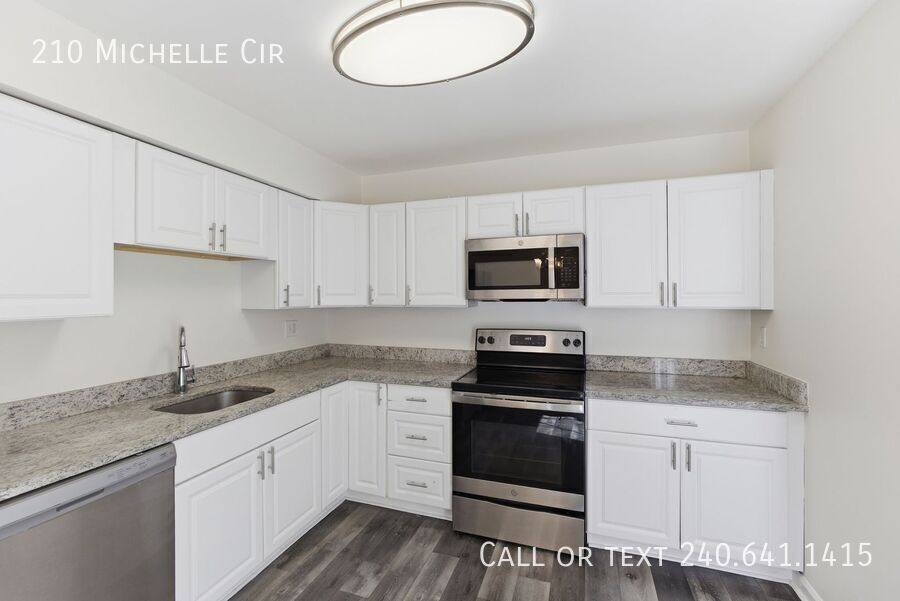 Townhouse for rent at 210 Michelle Circle, Millersville, MD 21108