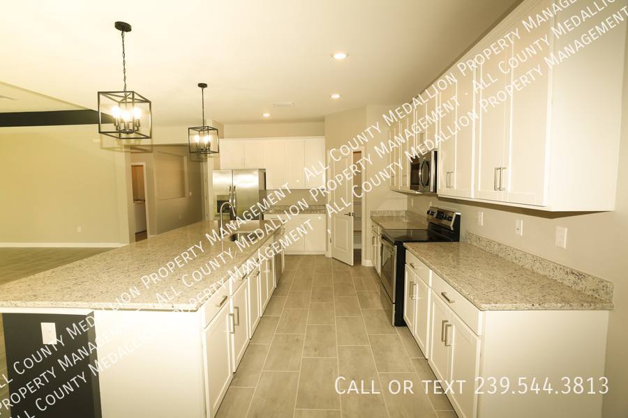 House for rent at 11380 Canopy Loop, Fort Myers, FL 33913