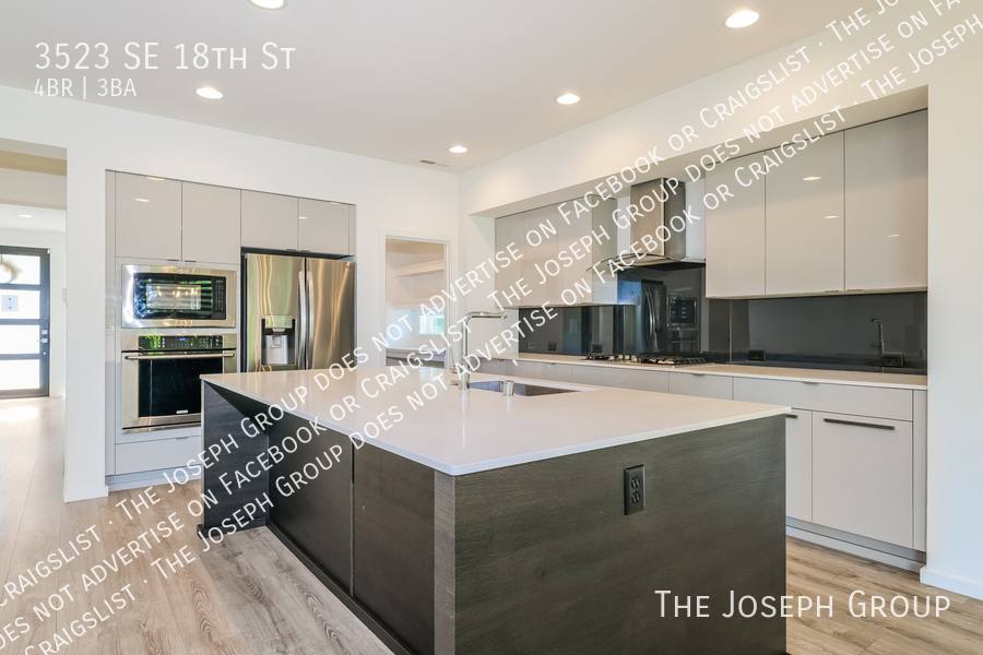 House for rent at 3523 SE 18th St, Renton, WA 98058