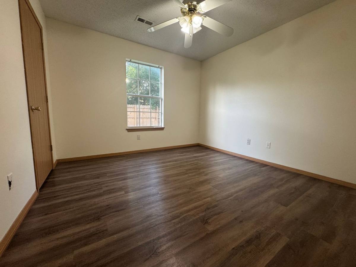 House for rent at 1502 Cresent St, Bentonville, AR 72712