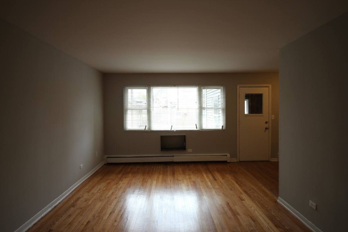 Apartment for rent at 1642-44 W Morse, Chicago, IL 60626