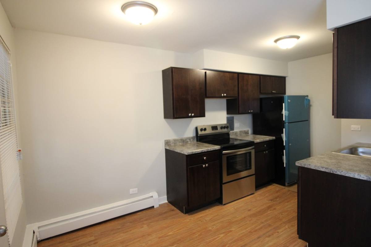 Apartment for rent at 1642-44 W Morse, Chicago, IL 60626