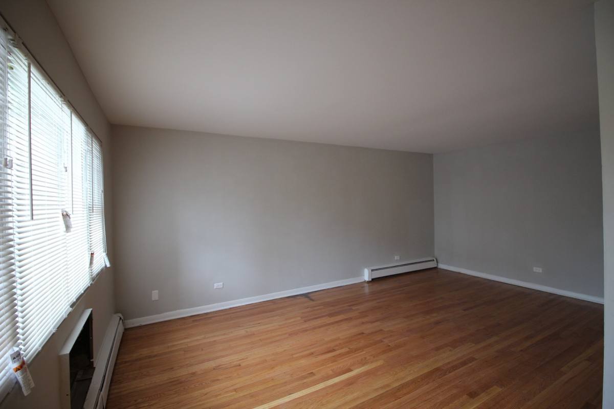 Apartment for rent at 1642-44 W Morse, Chicago, IL 60626