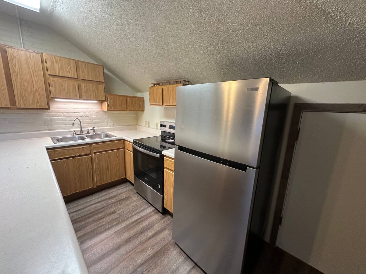 Apartment for rent at 826-828 York St, Quincy, IL 62301