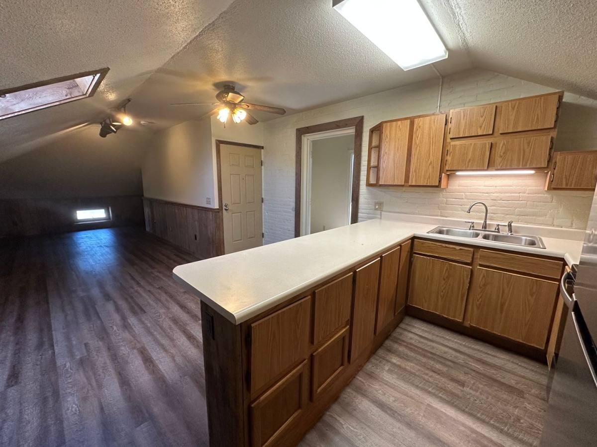 Apartment for rent at 826-828 York St, Quincy, IL 62301