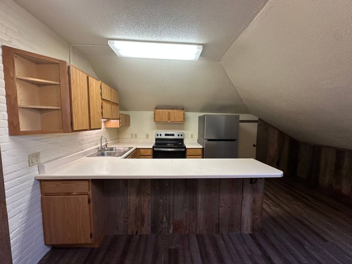 Apartment for rent at 826-828 York St, Quincy, IL 62301