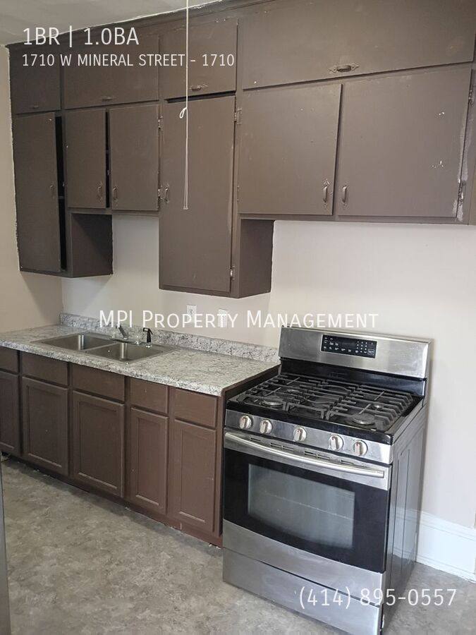 Apartment for rent at 1710 W Mineral St, Milwaukee, WI 53204