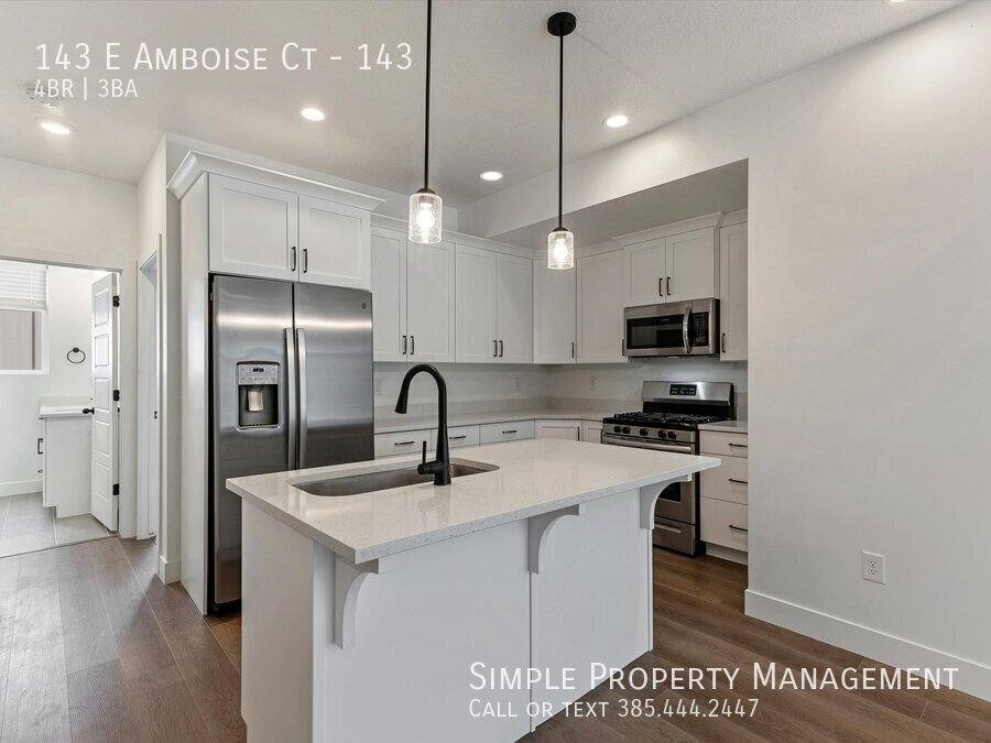 Townhouse for rent at 143 E Amboise Court #143, Sandy, UT 84070