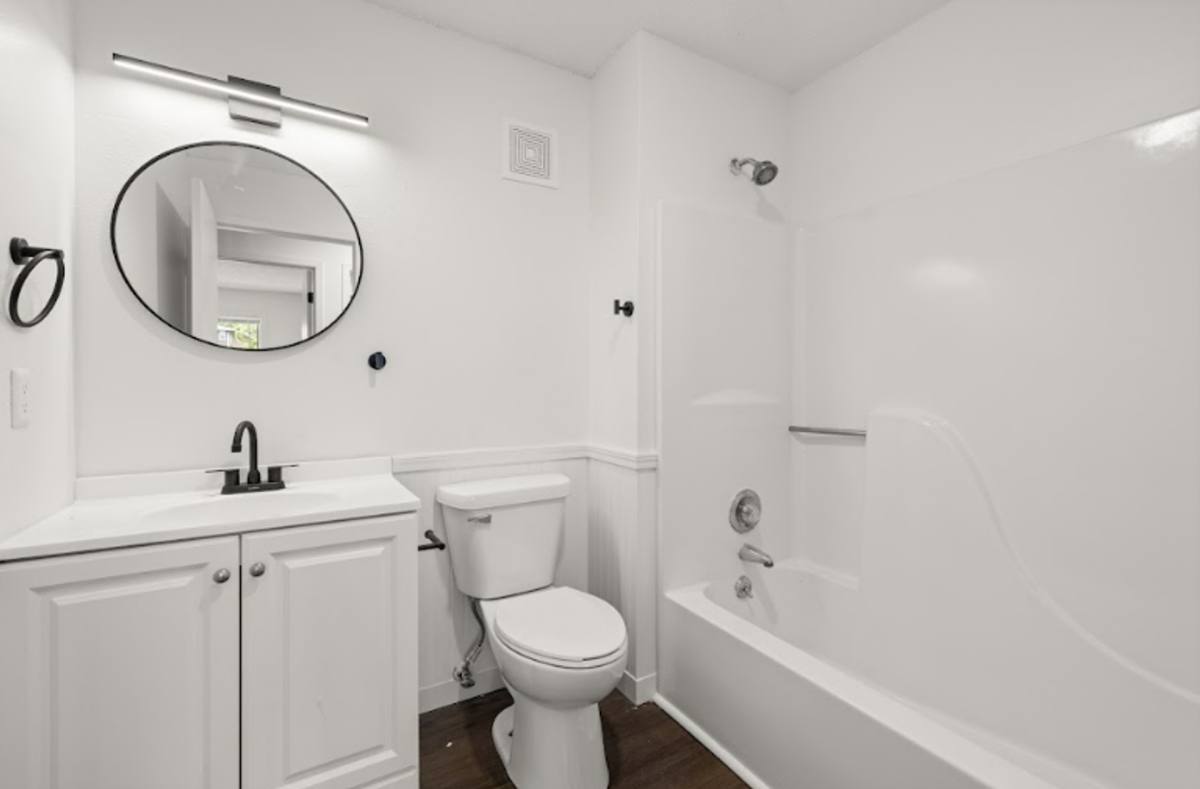 Apartment for rent at 530 E Kenyon, Des Moines, IA 50315