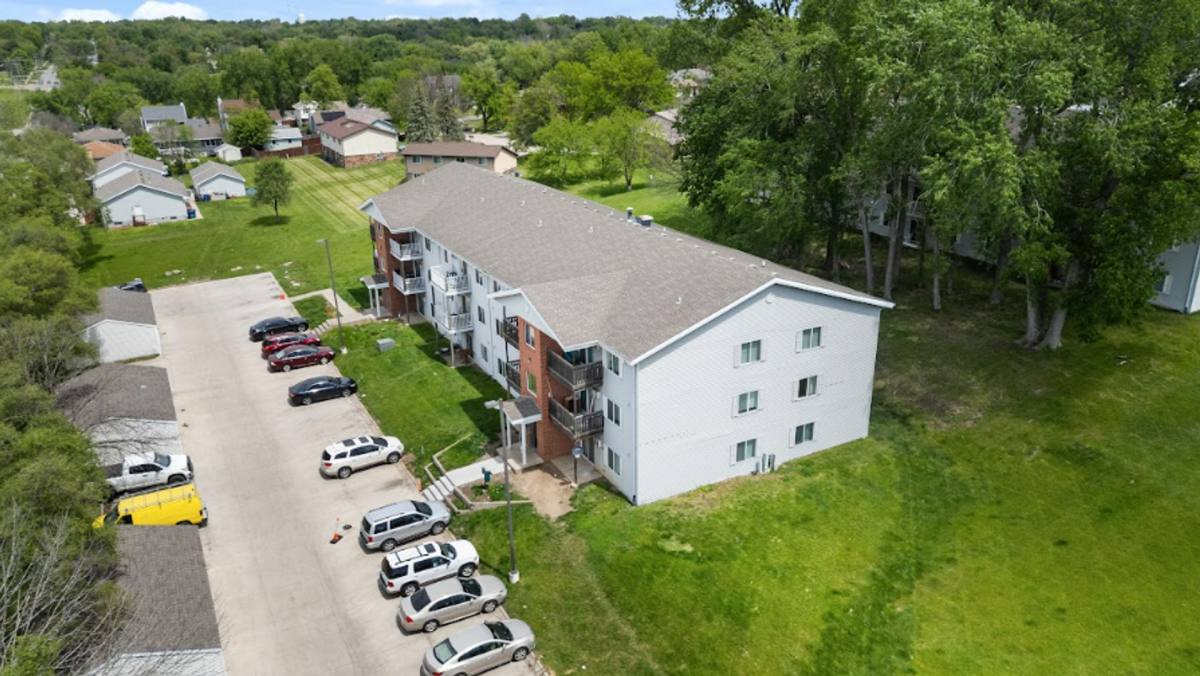 Apartment for rent at 530 E Kenyon, Des Moines, IA 50315