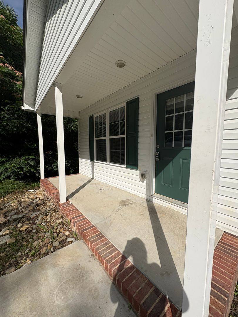 House for rent at 6 Meadowview Ave SW, Concord, NC 28027