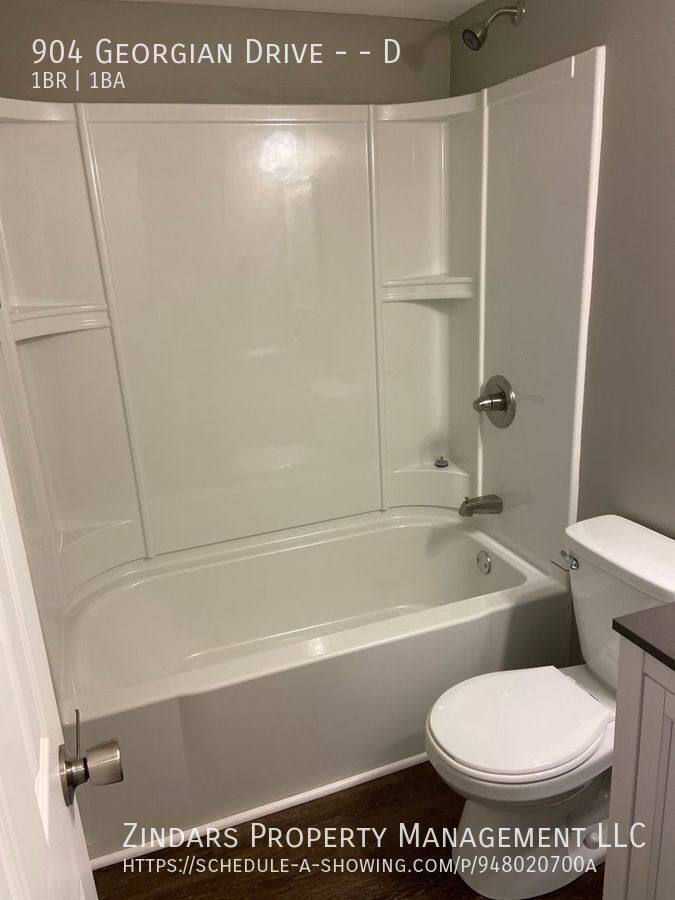 Apartment for rent at 904 Georgian Dr #D, Danville, IL 61832