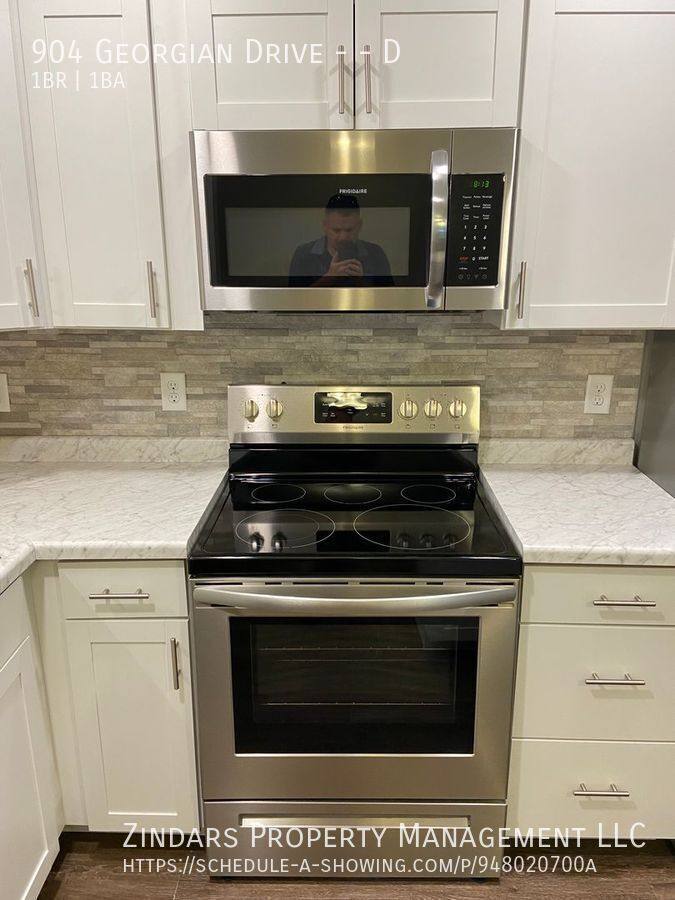Apartment for rent at 904 Georgian Dr #D, Danville, IL 61832