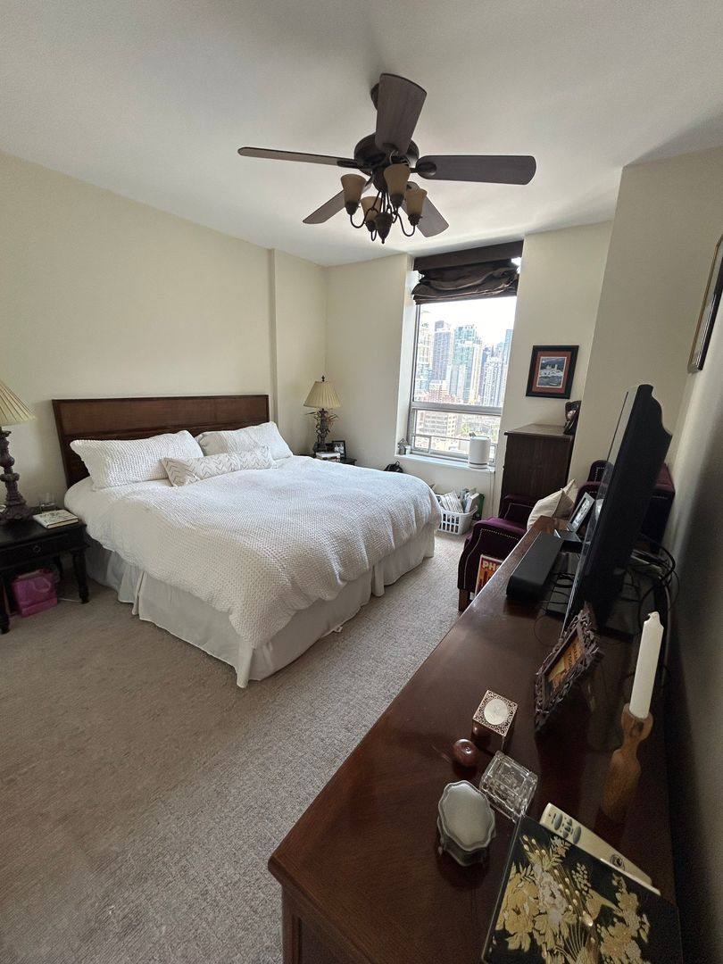 Condo for rent at 330 W Grand Ave #1701, Chicago, IL 60654