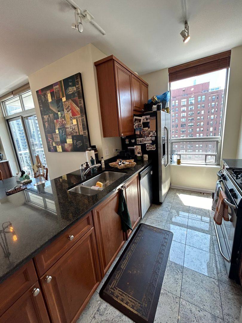 Condo for rent at 330 W Grand Ave #1701, Chicago, IL 60654