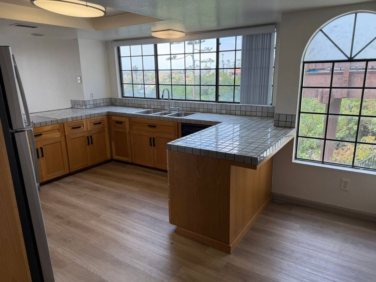 Townhouse for rent at 4032 Ampudia St, San Diego, CA 92110