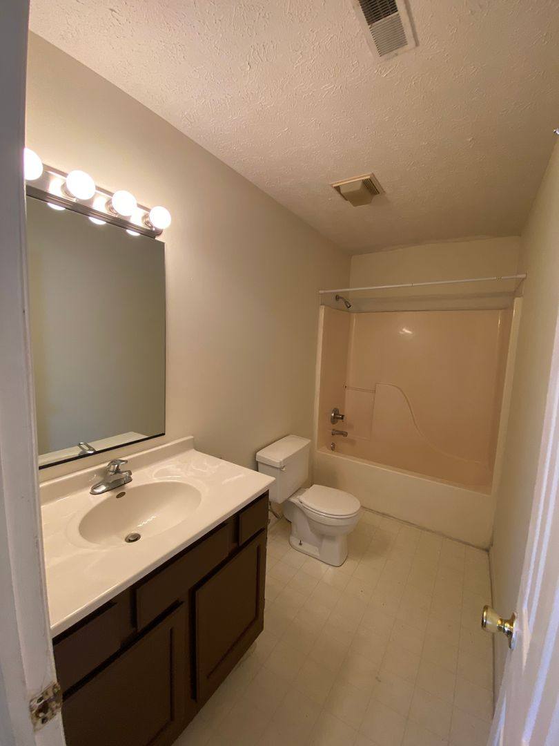 Townhouse for rent at 434 W Northlane Dr, Bloomington, IN 47404