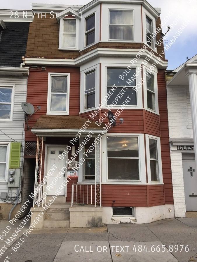Apartment for rent at 28 N 7th St #1, Lebanon, PA 17046