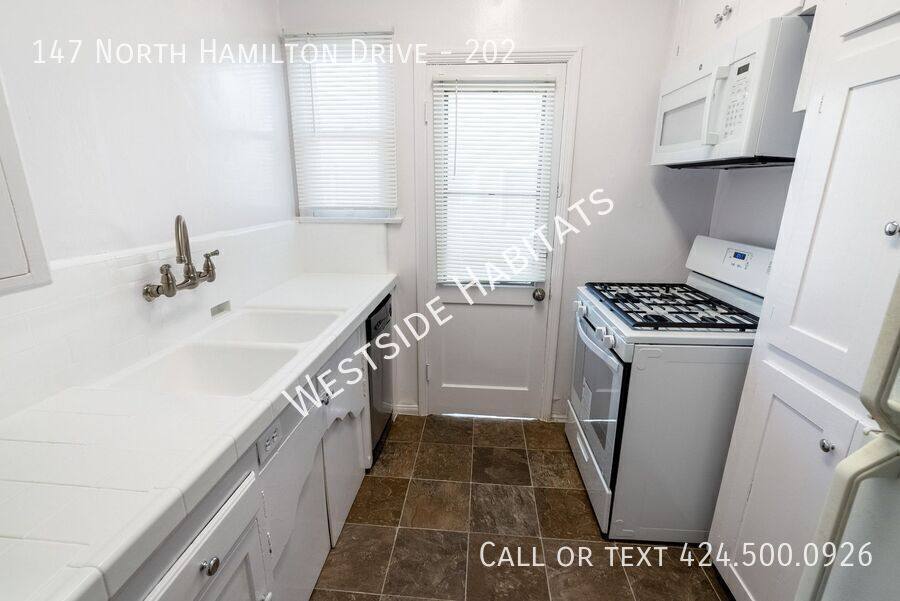 Apartment for rent at 147 N Hamilton Dr #202, Beverly Hills, CA 90211