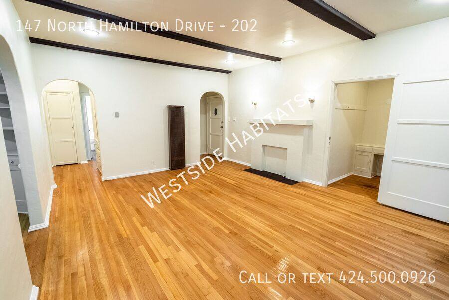 Apartment for rent at 147 N Hamilton Dr #202, Beverly Hills, CA 90211