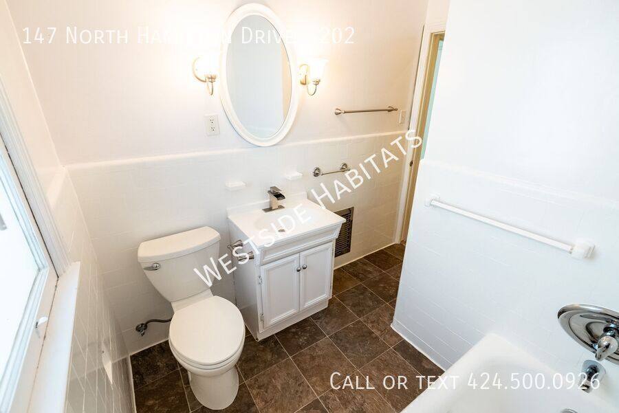 Apartment for rent at 147 N Hamilton Dr #202, Beverly Hills, CA 90211