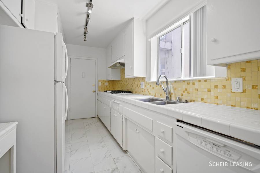 Apartment for rent at 221 S Reeves Dr #204, Beverly Hills, CA 90212