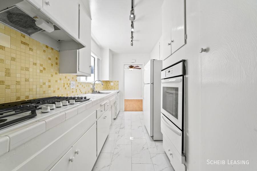 Apartment for rent at 221 S Reeves Dr #204, Beverly Hills, CA 90212