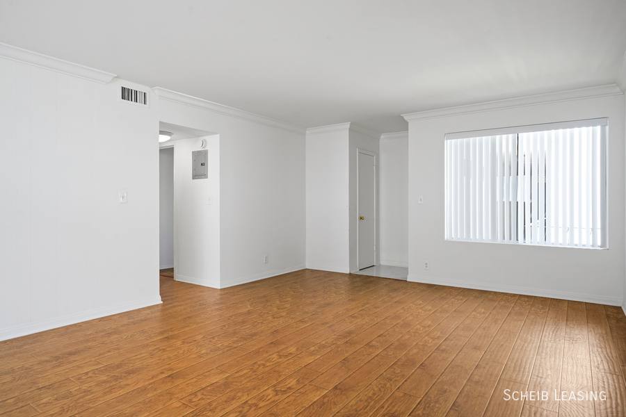Apartment for rent at 221 S Reeves Dr #204, Beverly Hills, CA 90212