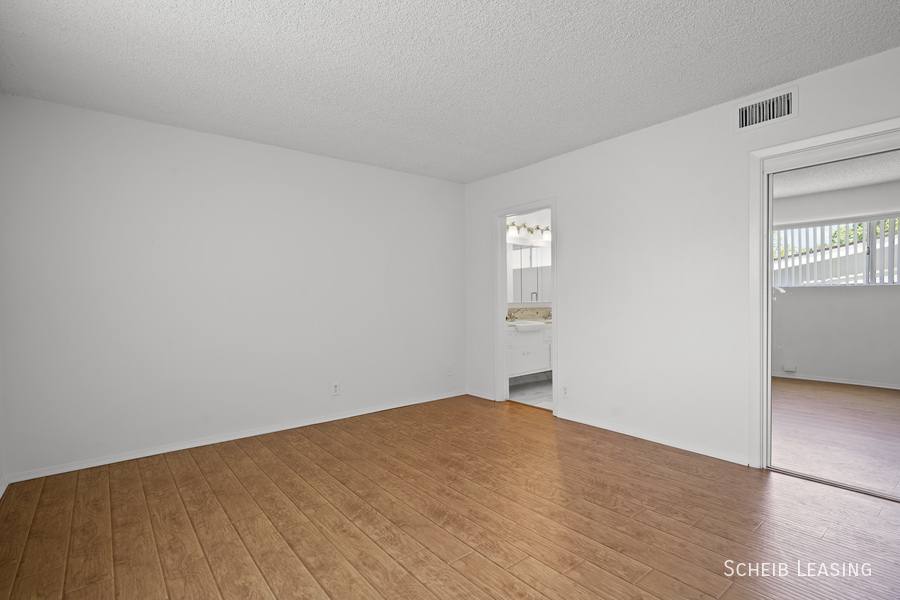 Apartment for rent at 221 S Reeves Dr #204, Beverly Hills, CA 90212