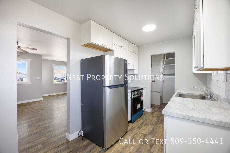 Apartment for rent at 1314 1316 Pershing Rd, Moses Lake, WA 98837