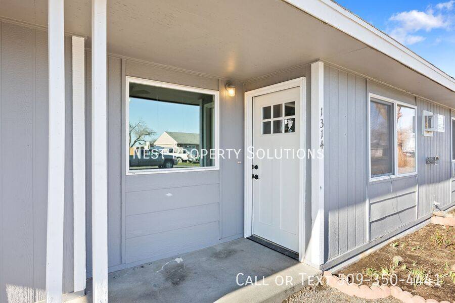 Apartment for rent at 1314 1316 Pershing Rd, Moses Lake, WA 98837