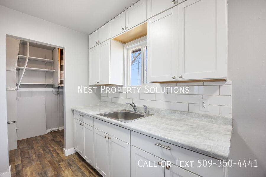 Apartment for rent at 1314 1316 Pershing Rd, Moses Lake, WA 98837