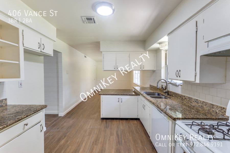 House for rent at 406 Vance St, League City, TX 77573