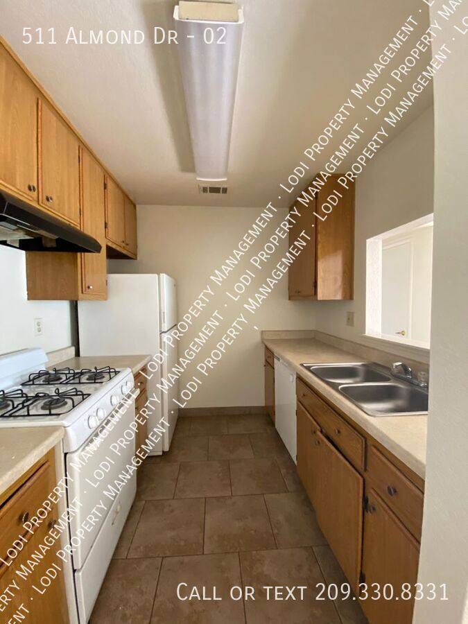 Apartment for rent at 511 Almond Dr #2, Lodi, CA 95240