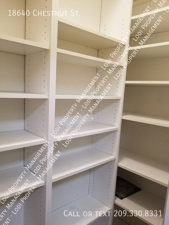 Apartment for rent at 18640 Chestnut St, Woodbridge, CA 95258
