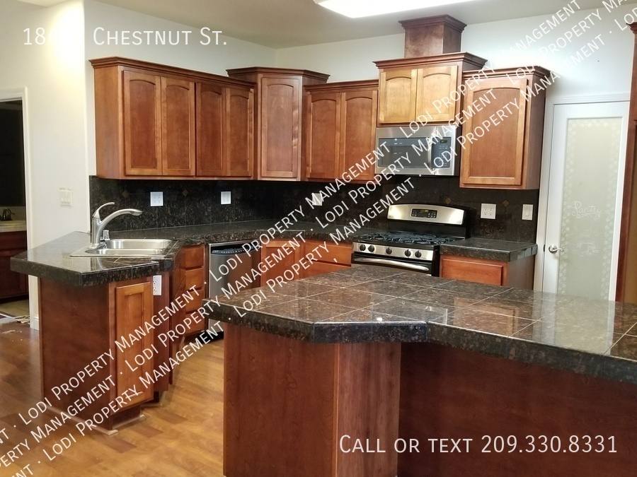 Apartment for rent at 18640 Chestnut St, Woodbridge, CA 95258