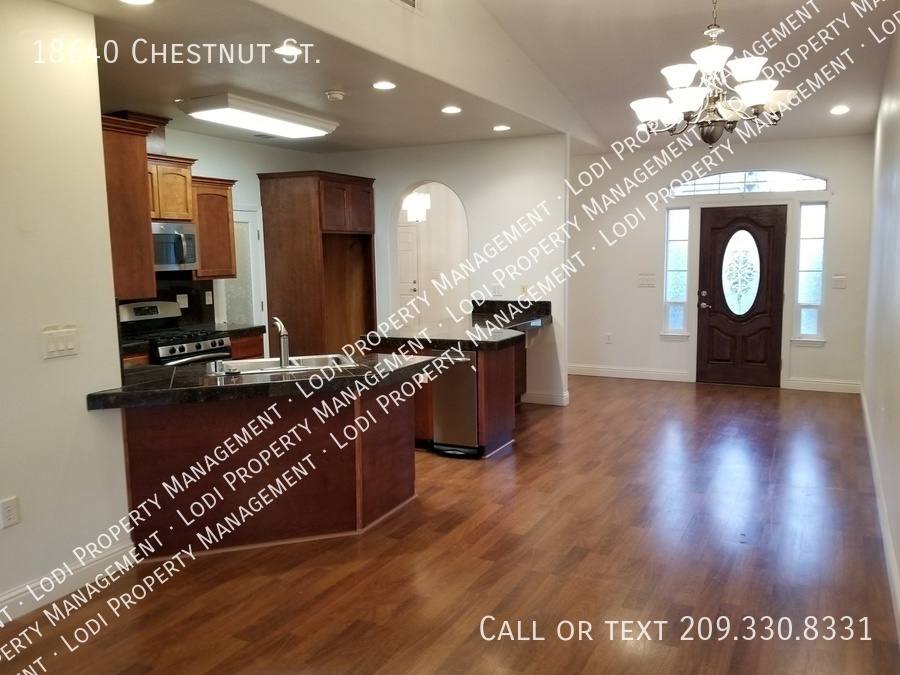 Apartment for rent at 18640 Chestnut St, Woodbridge, CA 95258