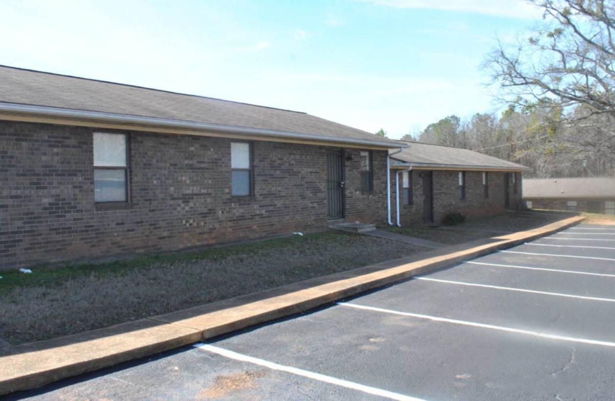 Apartment for rent at 157 & 167 Nisbet Lake Rd, Jacksonville, AL 36265