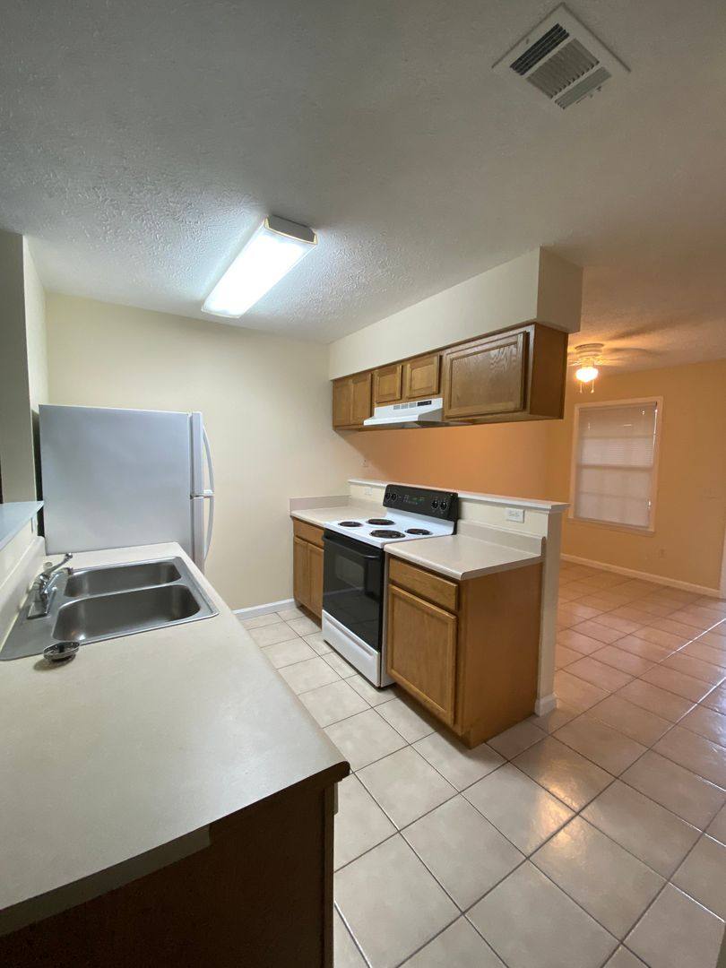 Townhouse for rent at 2216 Anne Ave, Panama City, FL 32408